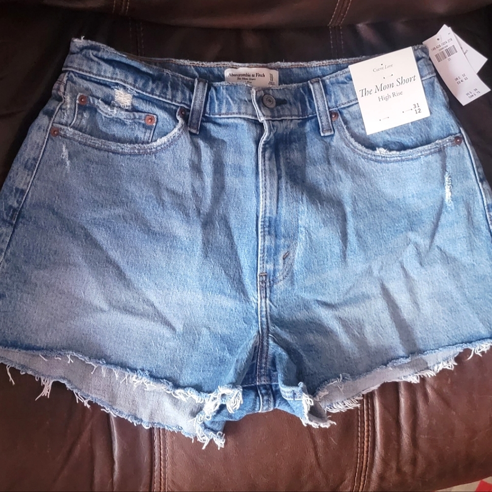 High Rise Mom Shorts Curvy in size 31/12